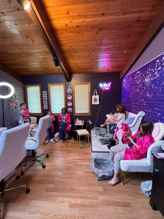 The Works Pamper Party Large Group